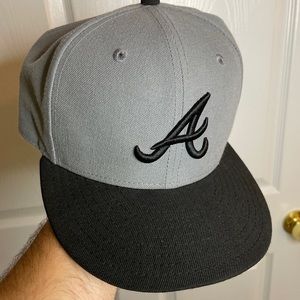 New Era 59FIFTY Braves Fitted Hat - Gray/Black